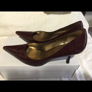 Nine West ‘Nuncio’ heels in wine patent!